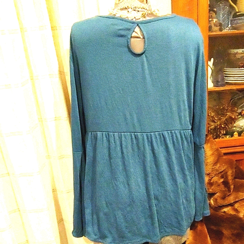 Style & Co. Emerald Blue W/ bell Sleeve - Picture 3 of 5